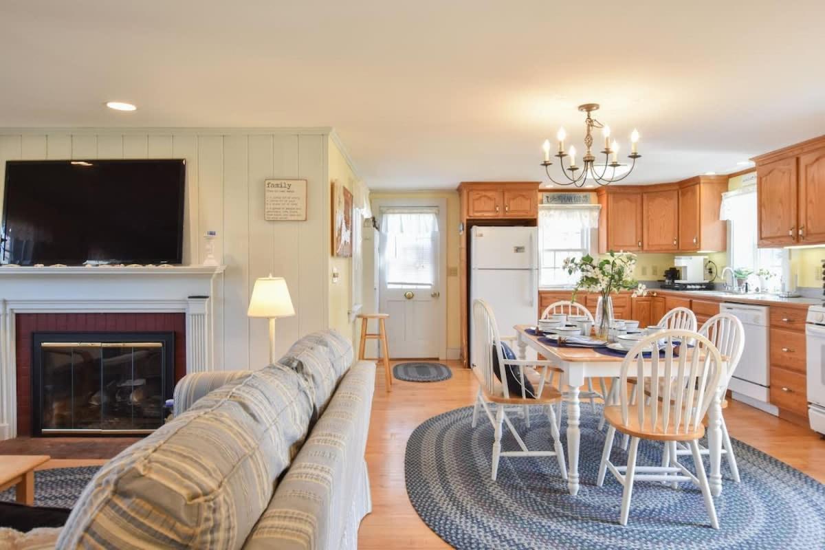 Walk 3 Mins To Private Assoc Beach Yarmouth Exterior photo